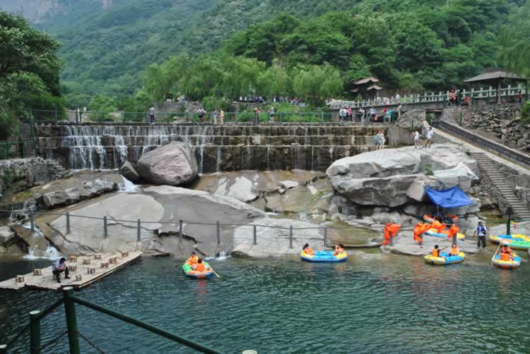 八里溝瀑布 八里溝瀑布