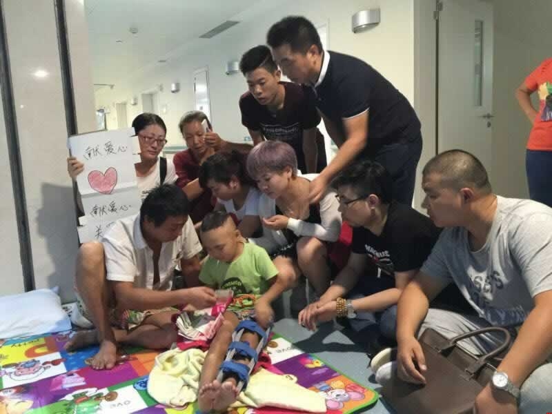 lp32學員洛陽正骨醫(yī)院愛心幫助小朋友2www.jiuweicehua.com lp32學員洛陽正骨醫(yī)院愛心幫助小朋友2www.jiuweicehua.com